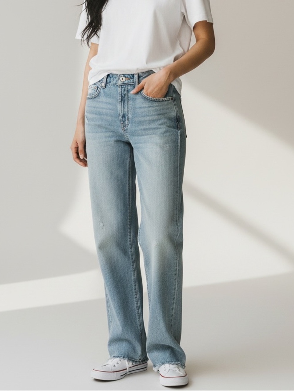 MAURICES  Edgely High Rise Relaxed Straight Leg Jean 10 Light Wash EUC